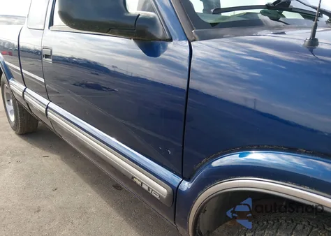 1998 Chevrolet S-10 Ls Fleetside from USA, damaged, VIN 1GCCS19X4W8210432